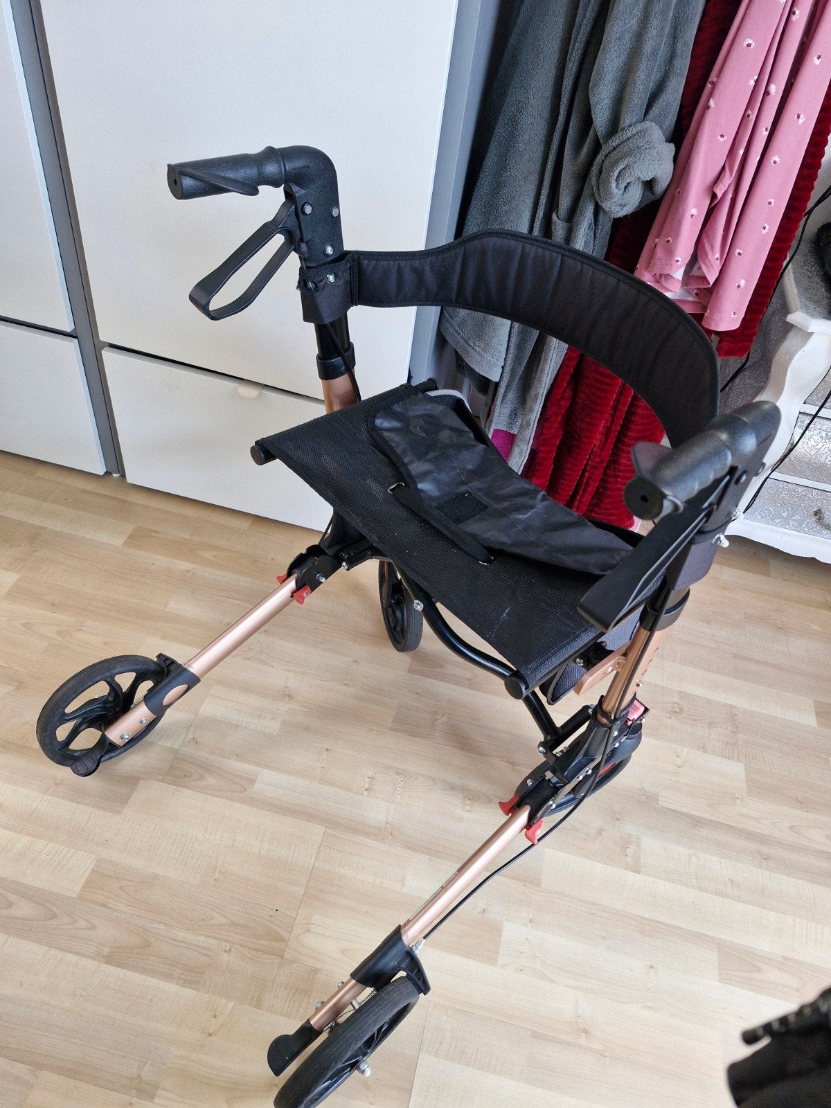 geweldige lichtgewicht rollator. Zgan, Ophalen, Zo goed als nieuw