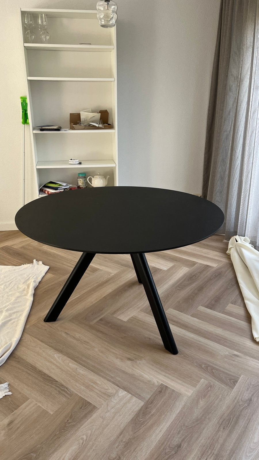 HAY Copenhague CPH20 Tafel - Zwart gebeitst/zwart linoleum, Huis en Inrichting, Tafels | Eettafels, Ophalen, 100 tot 150 cm, Rond