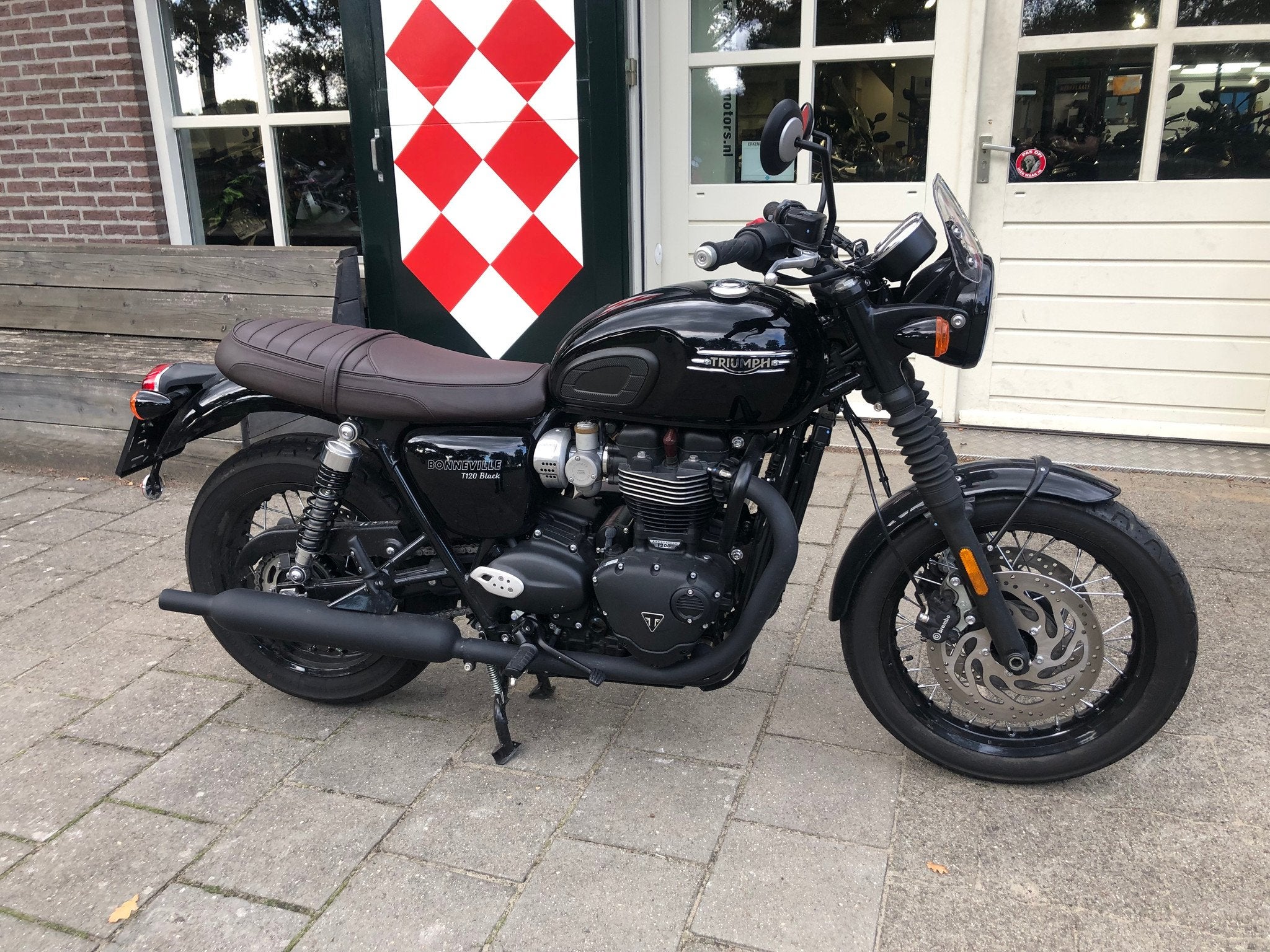 Triumph BONNEVILLE T120 BLACK ABS (bj 2021), Triumph Motorcycles Ltd., Bedrijf, After.sales@triumph.co.uk, 1200 cc