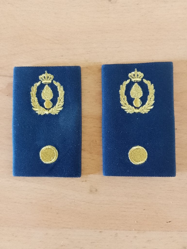 Rangen. Setje (2), Verzenden, Marechaussee, Nederland, Embleem of Badge