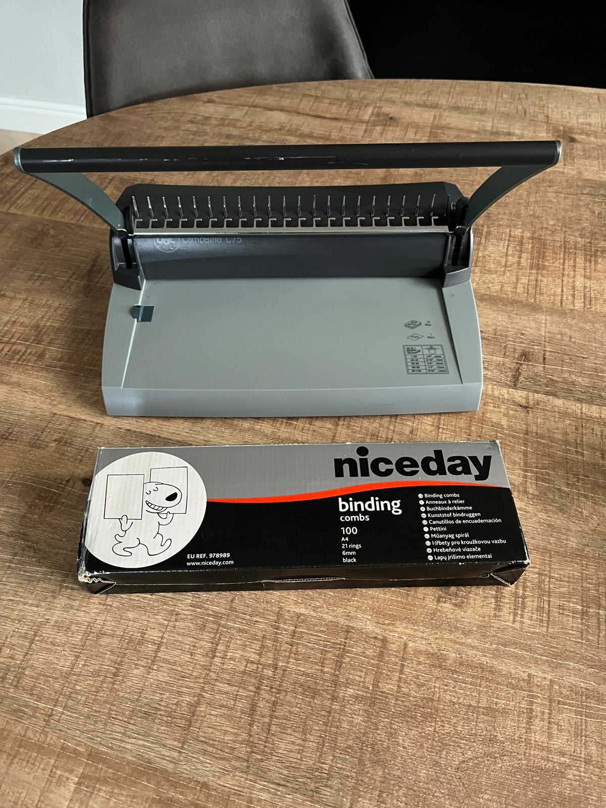 GBC CombBind C75 Inbindmachine + Niceday bindruggen, Ophalen of Verzenden, Gebruikt