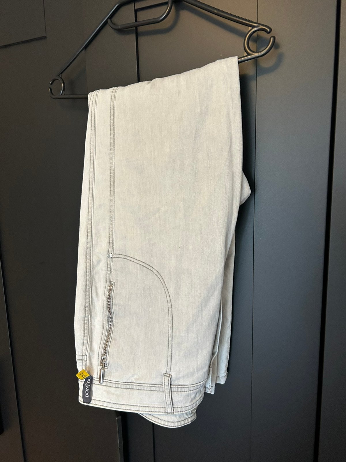 Zeer nette broek van Bonita, Maat 42/44 (L), Zo goed als nieuw, Lang, Verzenden