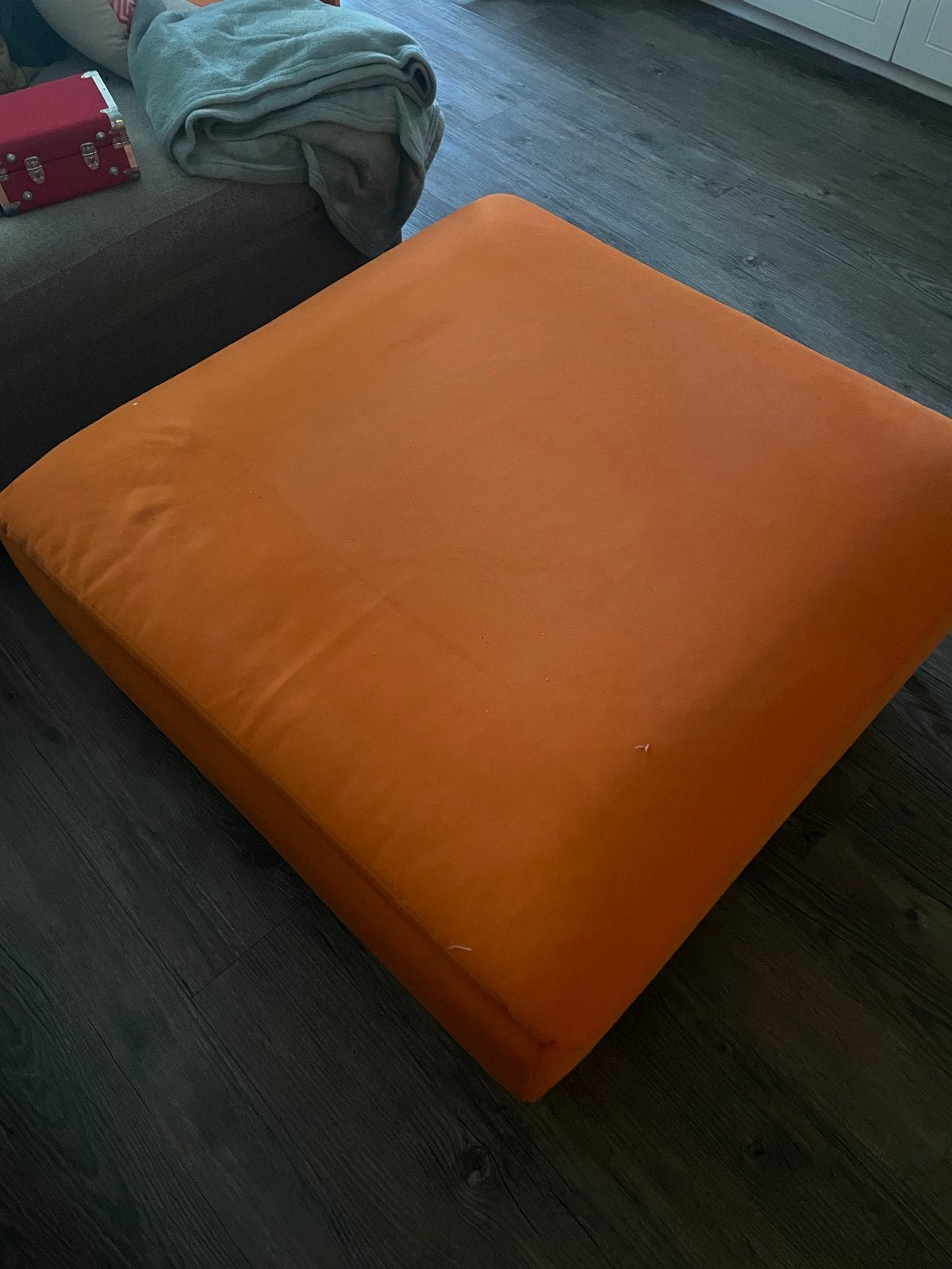 Oranje poef/voetenbank, Huis en Inrichting, Ophalen, Vierkant, Minder dan 50 cm, Zo goed als nieuw