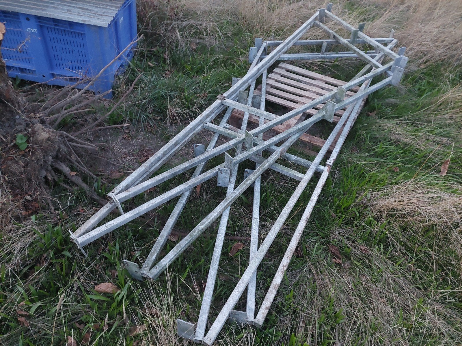gegalvaniseerd stalen spanten, Doe-het-zelf en Verbouw, Ophalen, Zo goed als nieuw, IJzer