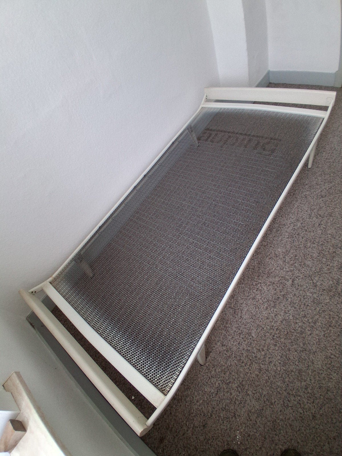 eenpersoons grijze Auping spiraal bed €15, Ophalen of Verzenden, Gebruikt, Eenpersoons, 90 cm