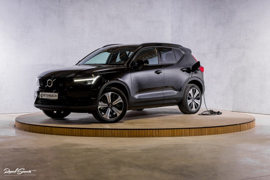 Volvo XC40 Recharge Plus 70 kWh | Zwenkbare trekhaak | Adapt, Auto's, Volvo, 419 km, Gebruikt, Zwart, Automatische klimaatregeling