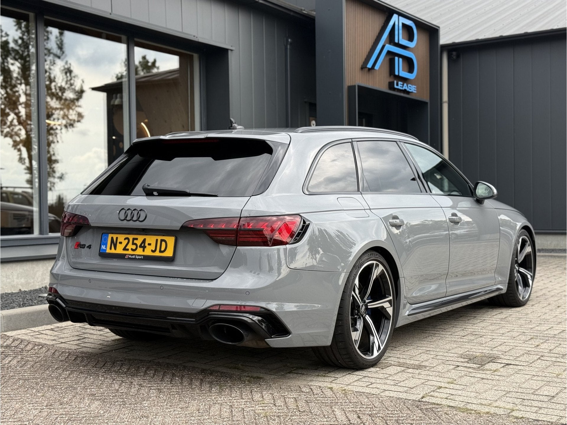 Foto 4 van Audi RS4 Avant 2.9 TFSI quattro B&O Massage (bj 2021)