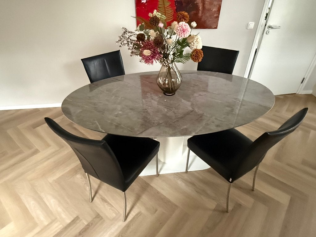 4 moderne eetkamerstoelen, Huis en Inrichting, Stoelen, Ophalen, Zwart, Zo goed als nieuw, Vier