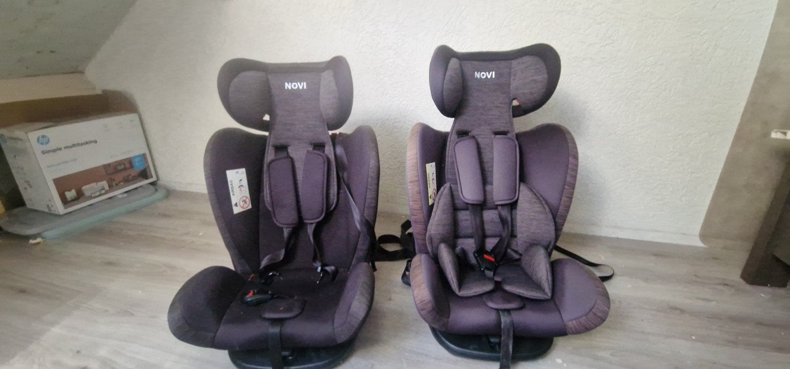 Twee Novi baby goliath autostoeltjes, zo goed als nieuw, 15 t/m 36 kg, Zo goed als nieuw, Ophalen, Overige merken