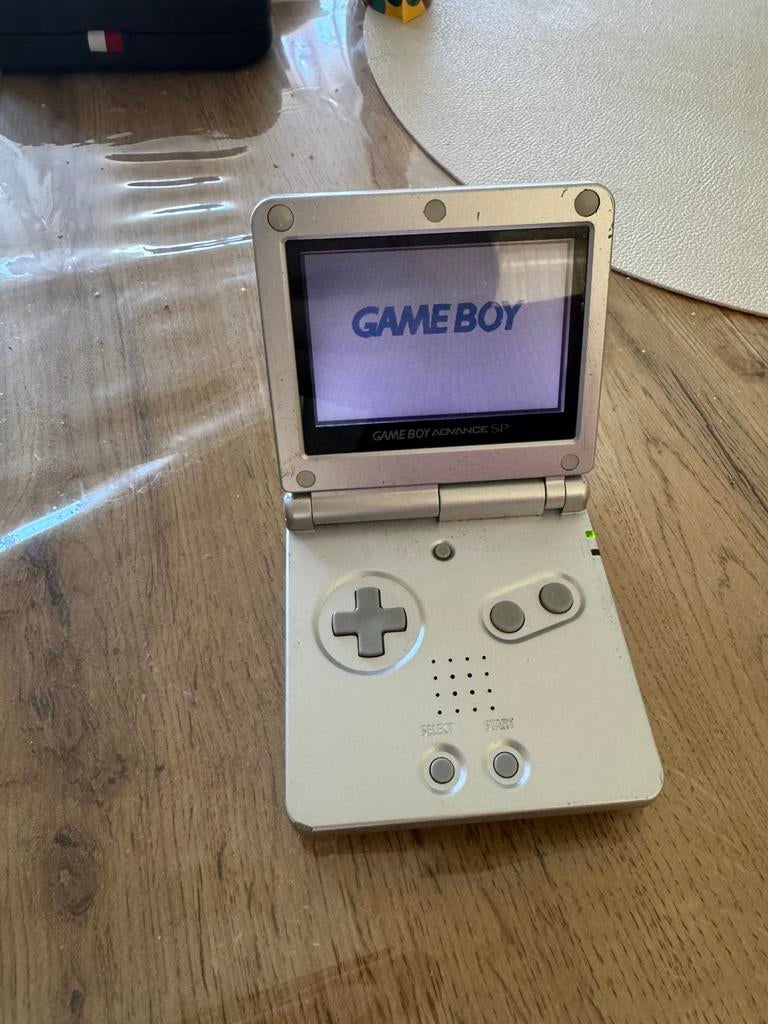 Gameboy Advance SP (Inclusief 3 Spellen), Spelcomputers en Games, Ophalen of Verzenden, Zo goed als nieuw, Game Boy Advance SP