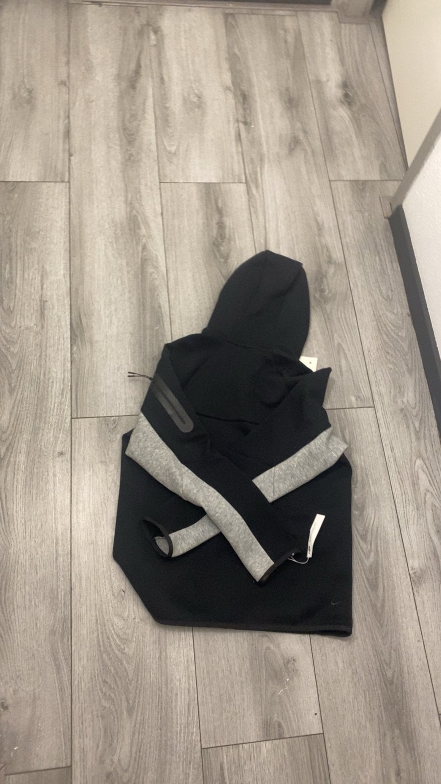 Nike Tech Fleece Hoodie Zwart/Grijs Maat XL kids, Ophalen, Nieuw, Overige maten, Zwart
