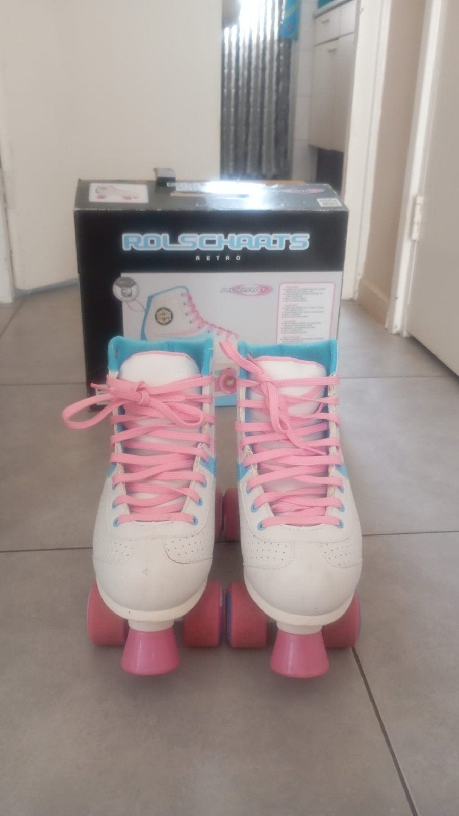 Rolschaatsen Retro Maat 38 - Wit/Roze/Blauw, Ophalen, Zo goed als nieuw, Kinderen