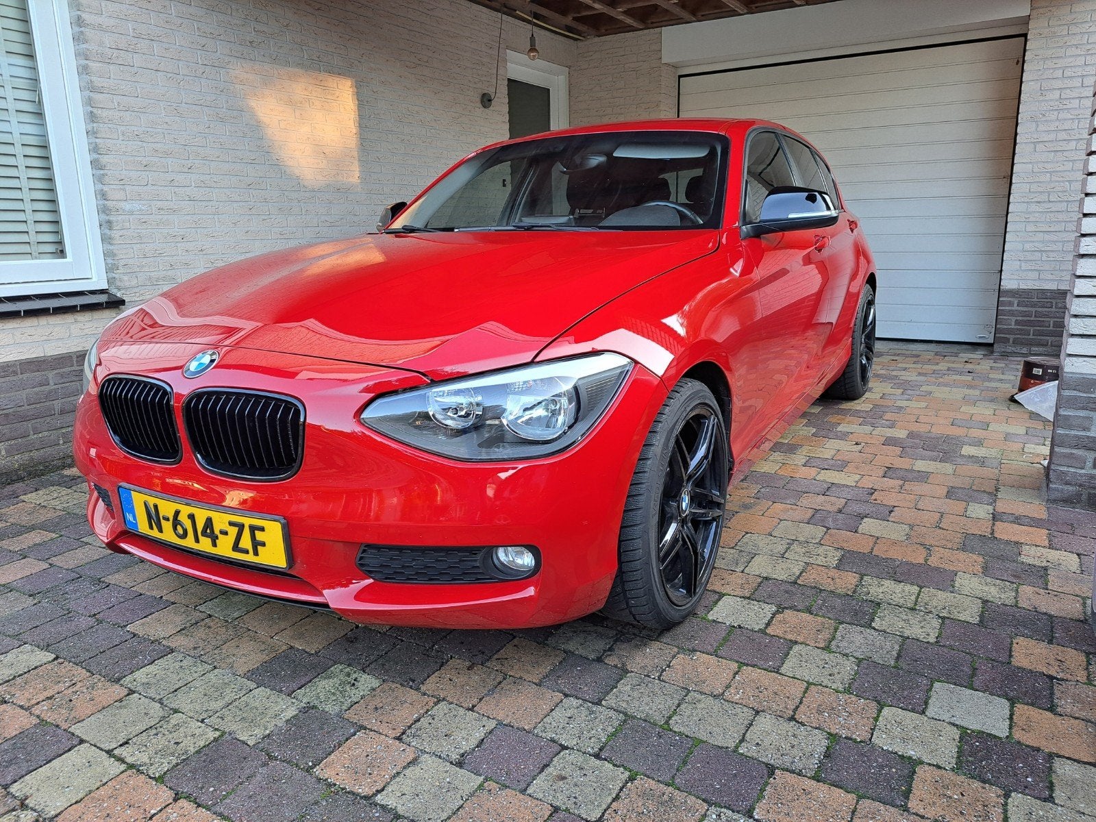 BMW 1-Serie 116I 100KW 5DR 2012 Rood, 1-Serie, 4 cilinders, Rood, 5 stoelen