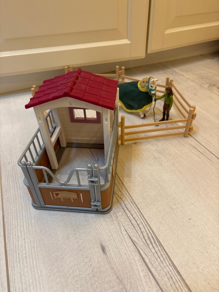 Schleich paardenstal met paard, ruiter en omheining, Kinderen en Baby's, Ophalen of Verzenden, Gebruikt, Jongen of Meisje