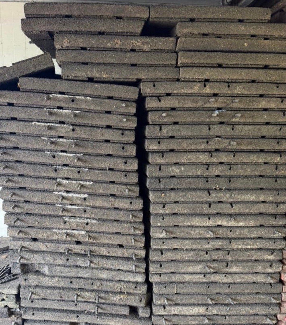 Rubberen tegels met beschadiging stal ed ruim 15m2, Ophalen, Gebruikt, Rubber, 10 m² of meer