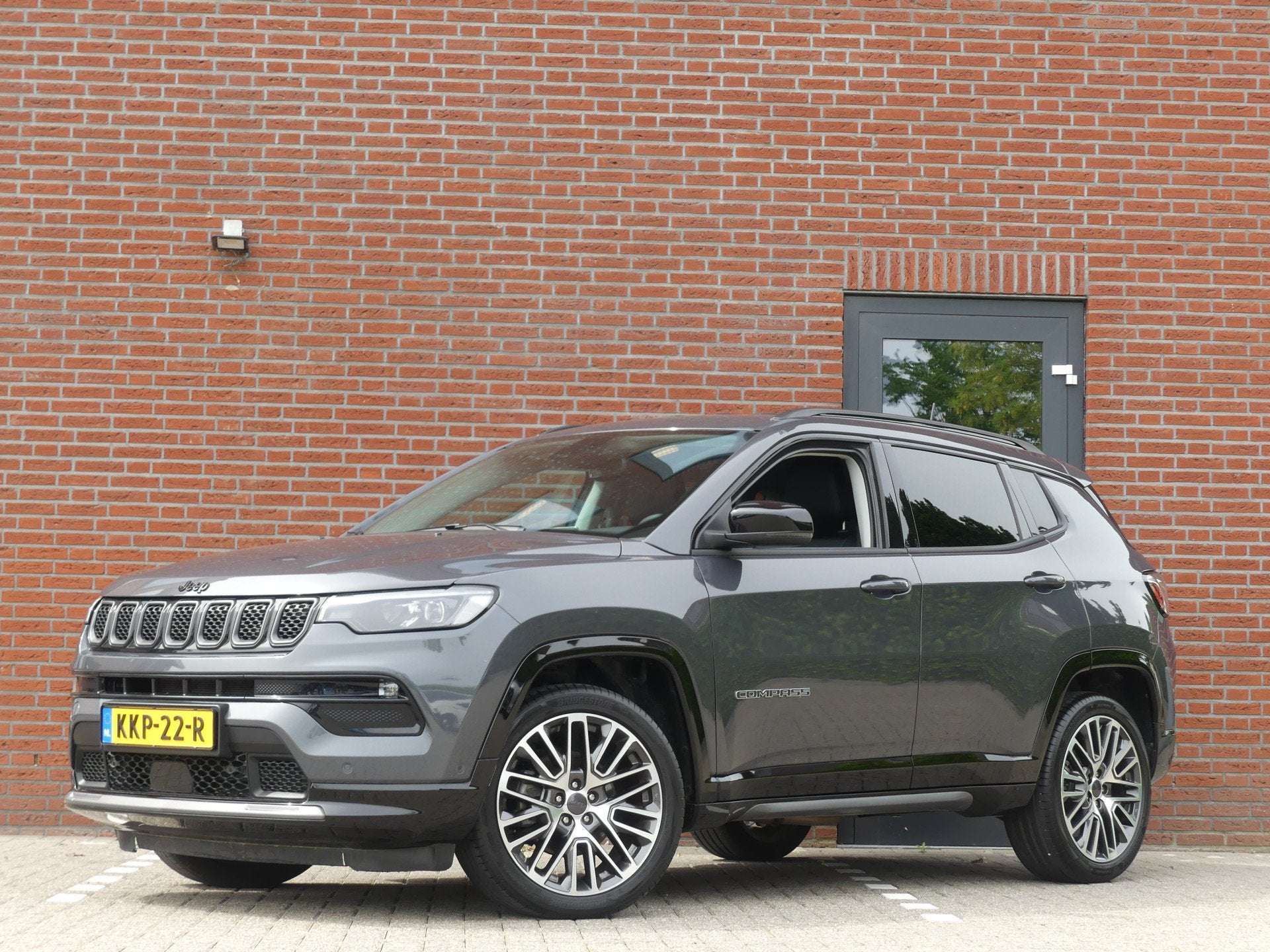 Jeep Compass 1.5T e-Hybrid Upland (bj 2025, automaat), Auto's, Jeep, Dealer onderhouden, Gebruikt, 4 cilinders, Bedrijf