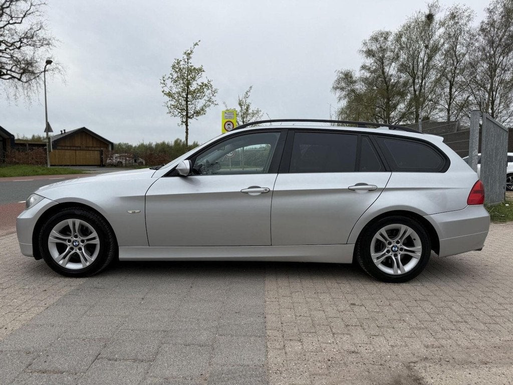 BMW 3-serie Touring 318i Business Line Automaat Airco Cruise, Auto's, BMW, Automaat, 1435 kg, Origineel Nederlands, 1400 kg