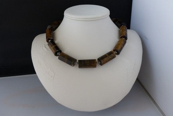 TIJGEROOG ketting/oorhanger-set, Bruin, Nieuw, Ophalen of Verzenden, Steen of Mineraal