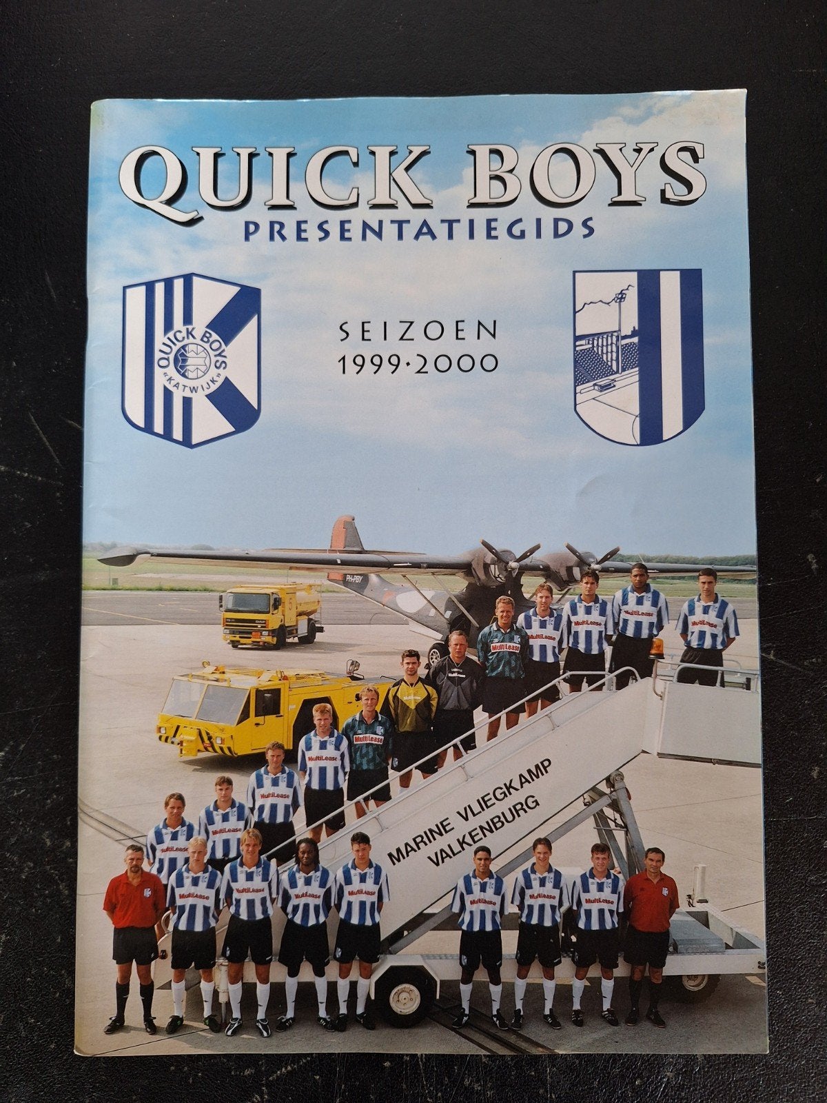 Oude presentatiegids Quick Boys 1999/00, Verzamelen, Ophalen of Verzenden, Zo goed als nieuw, Overige binnenlandse clubs, Poster, Plaatje of Sticker