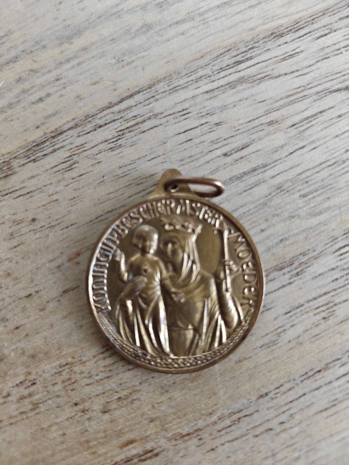 Vintage bronzen hanger Maria met kind en IHS-monogram, Sieraden, Tassen en Uiterlijk, Ophalen, Brons, Hanger