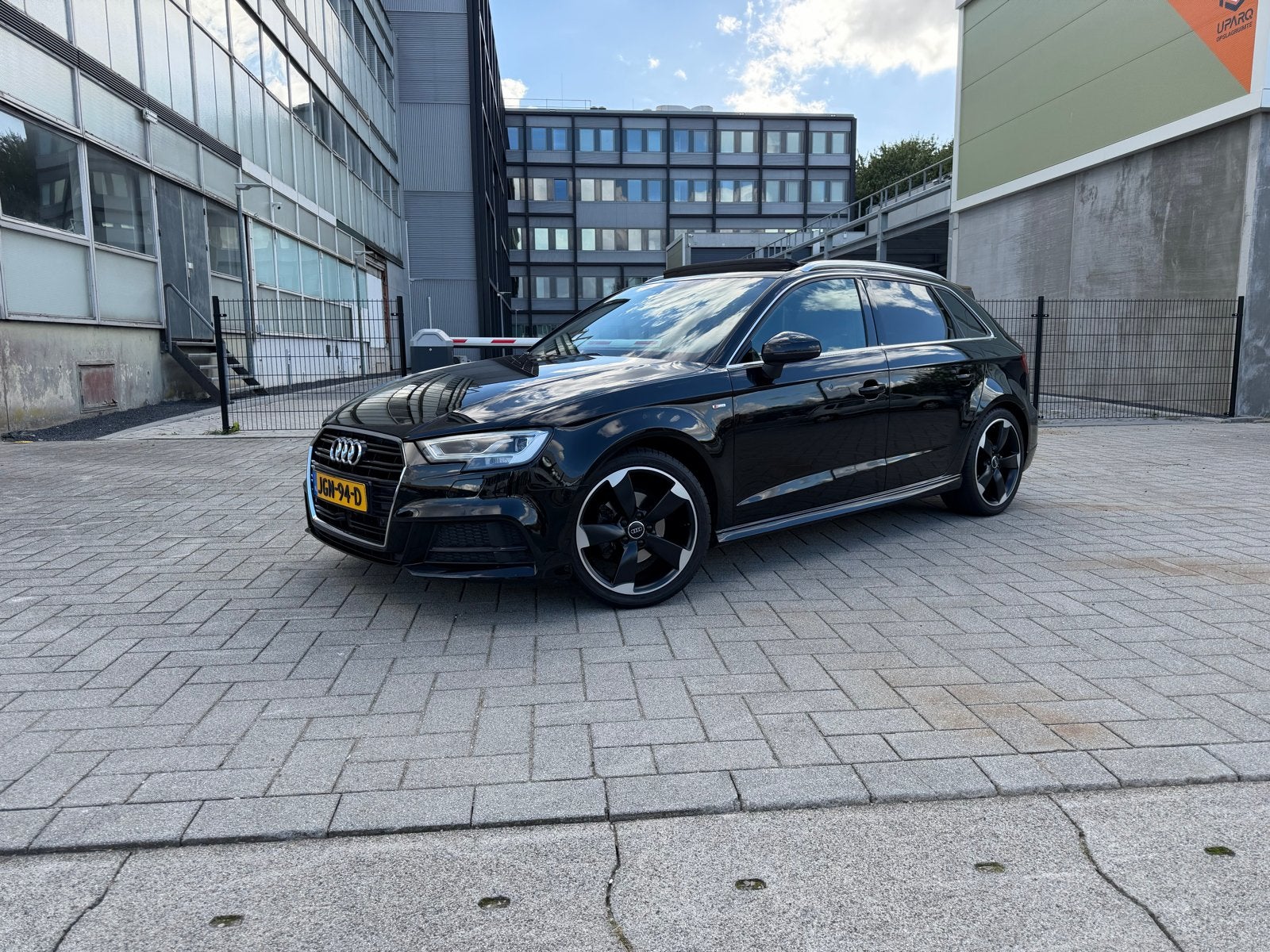Audi A3 1.5 TFSI Automaat | 3x S-Line | Pano | Vol opties, Auto's, 1498 cc, Zwart, 4 cilinders, Leder en Stof