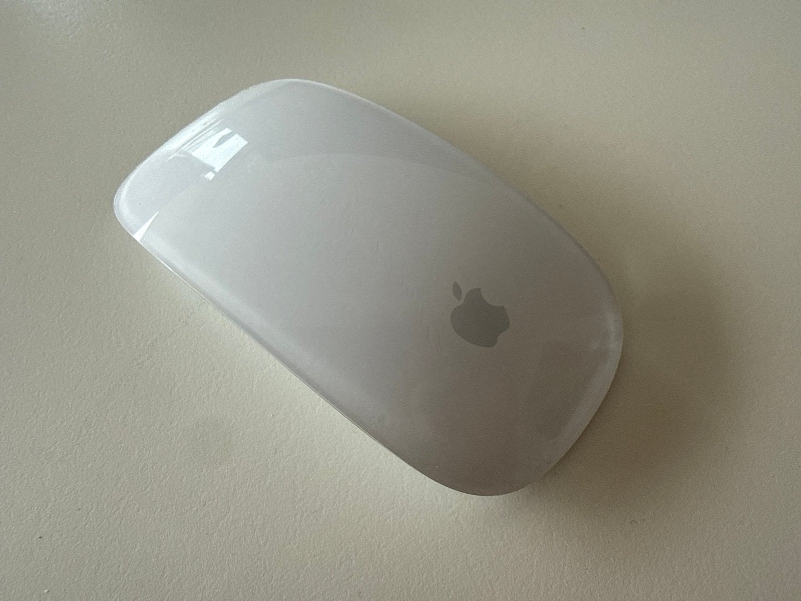 Apple Magic Mouse 2 - Draadloze Muis oplaadbaar, Computers en Software, Muizen, Rechtshandig, Muis, Gebruikt, Ophalen of Verzenden