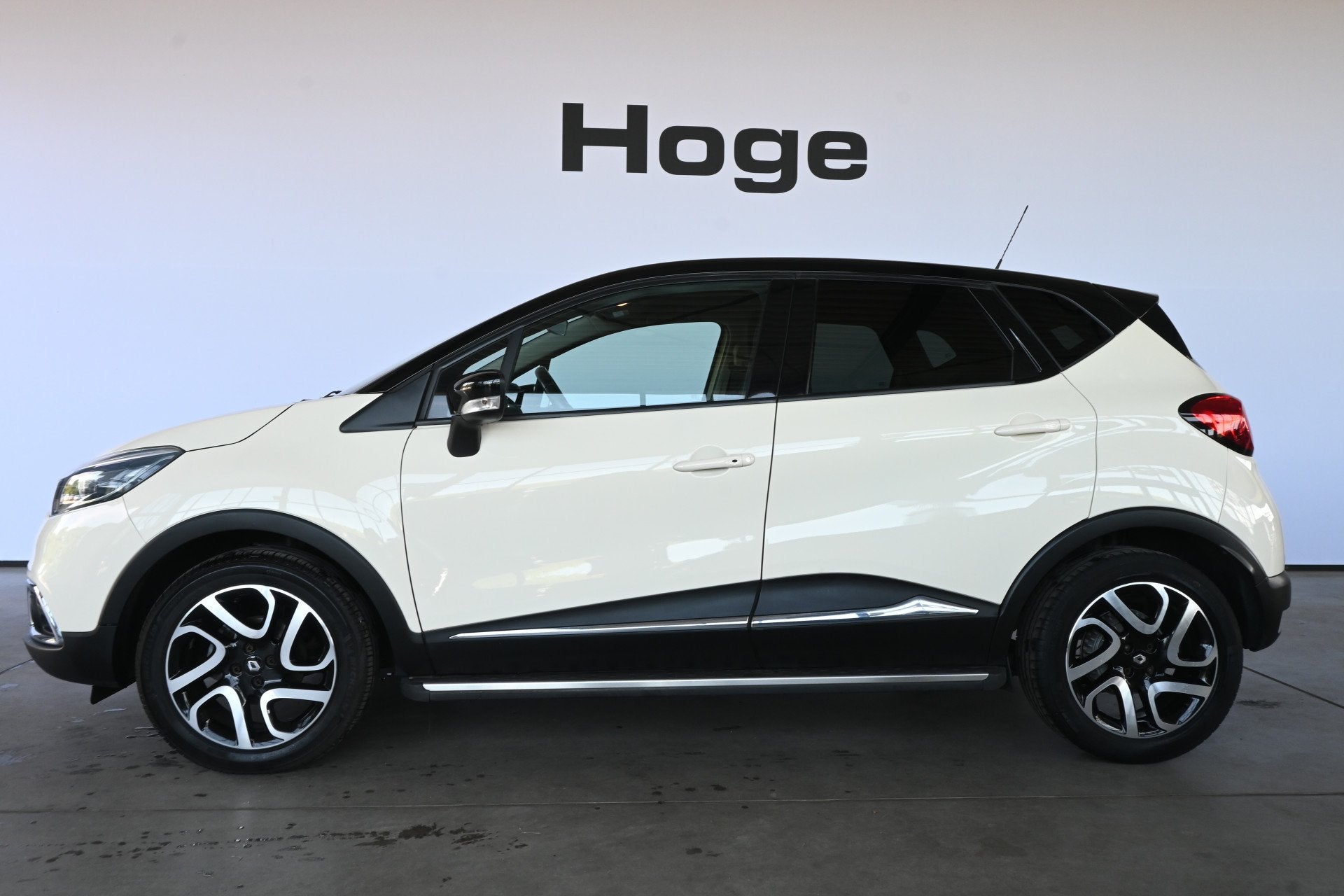 Renault Captur 0.9 TCe Dynamique Clima Navigatie Cruise Cont, Auto's, Voorwielaandrijving, 898 cc, Stof, Gebruikt