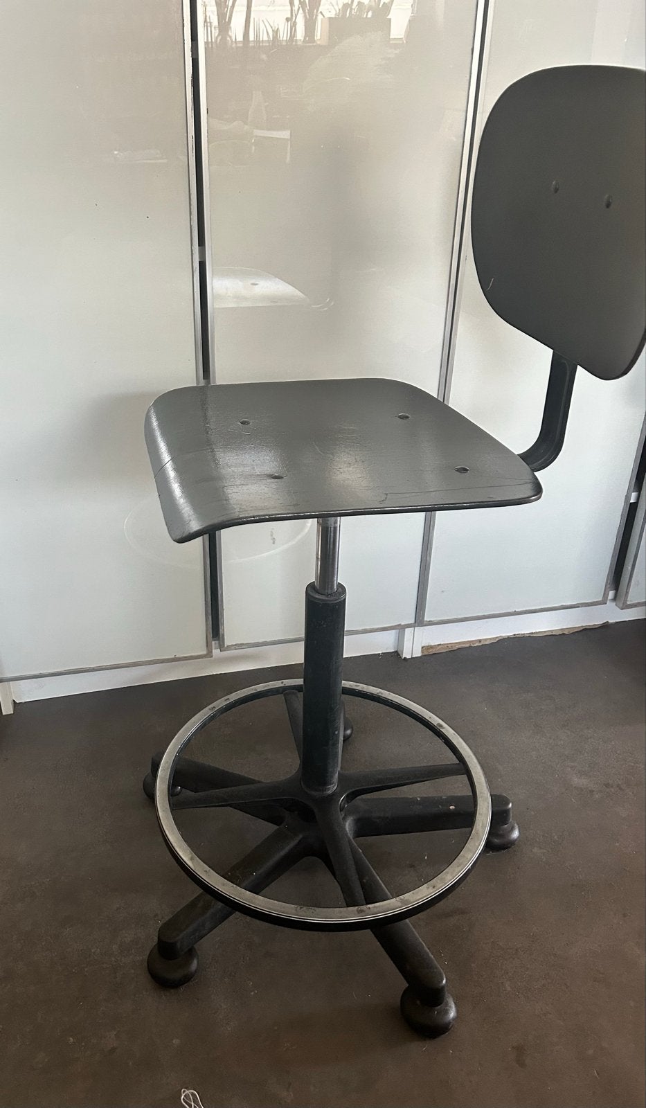 Zwarte atelier kruk - Verstelbaar, Ophalen, Gebruikt