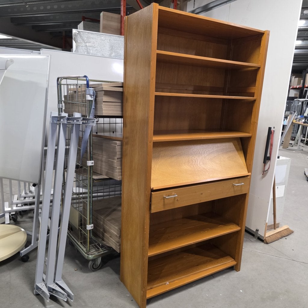 Mooie vintage LUNDIA kast  schappenkast met schappen / fold, Huis en Inrichting, Kasten | Boekenkasten, Niet ingevuld, Gebruikt