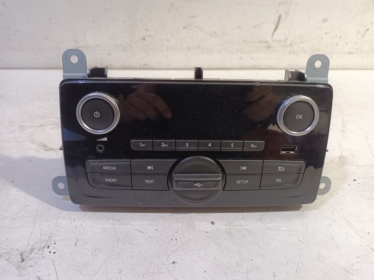 Radio Renault Twingo, Ophalen of Verzenden, Van der Ven Autorecycling B.V., Onderdelen@venauto.nl, Ettenseweg 76, 4706 PB Roosendaal, The Netherlands