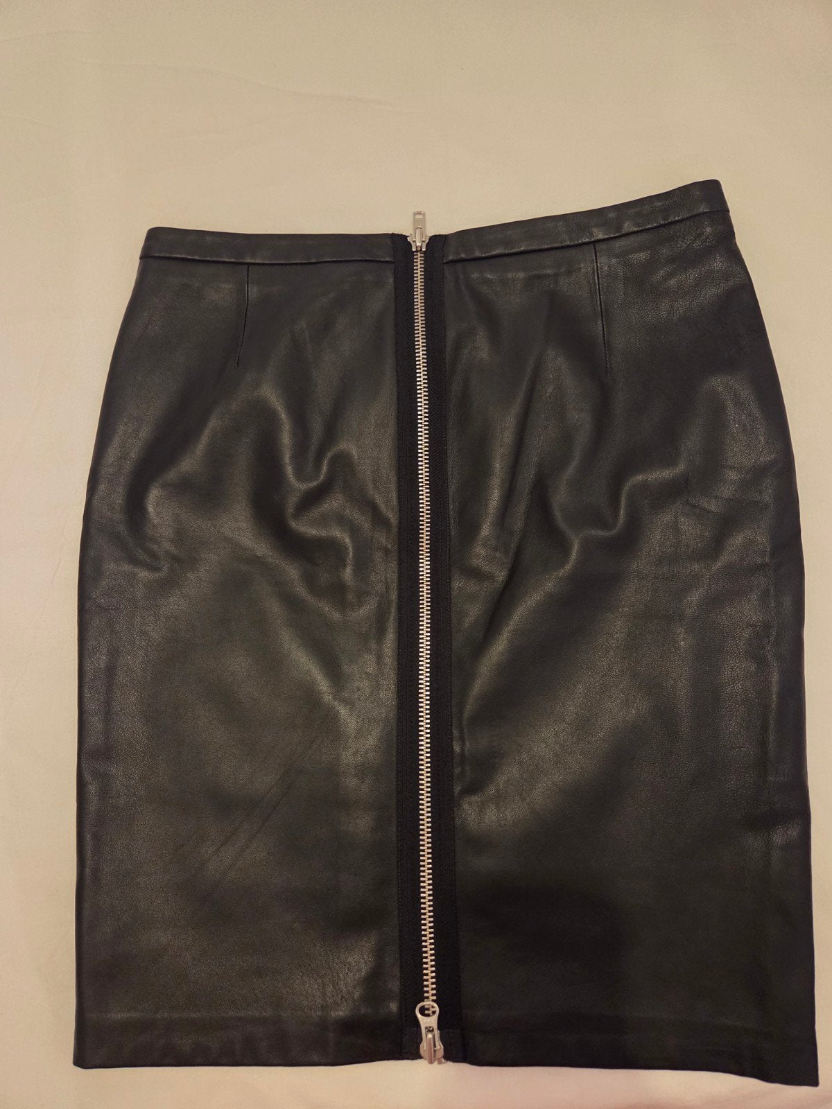Leren rok met rits (achterkant), Kleding | Dames, Rokken, Maat 38/40 (M), Zwart, Ophalen of Verzenden, Zo goed als nieuw