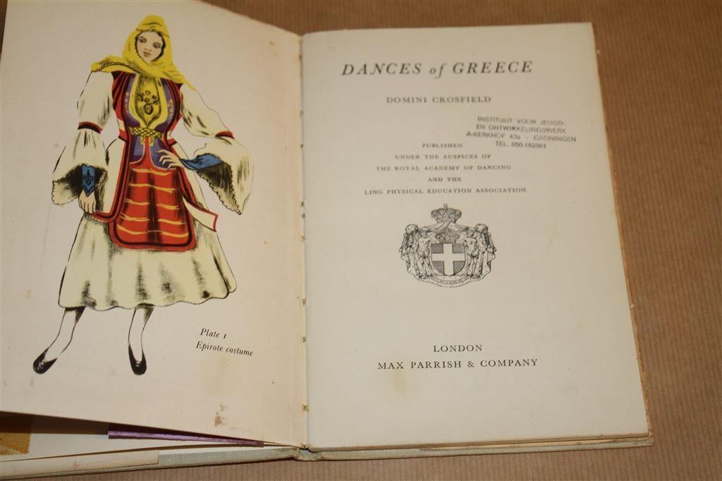 Dances of Greece [1950]. Handboek Europese volksdansen., Boeken, Ophalen of Verzenden, Gelezen, Toneel