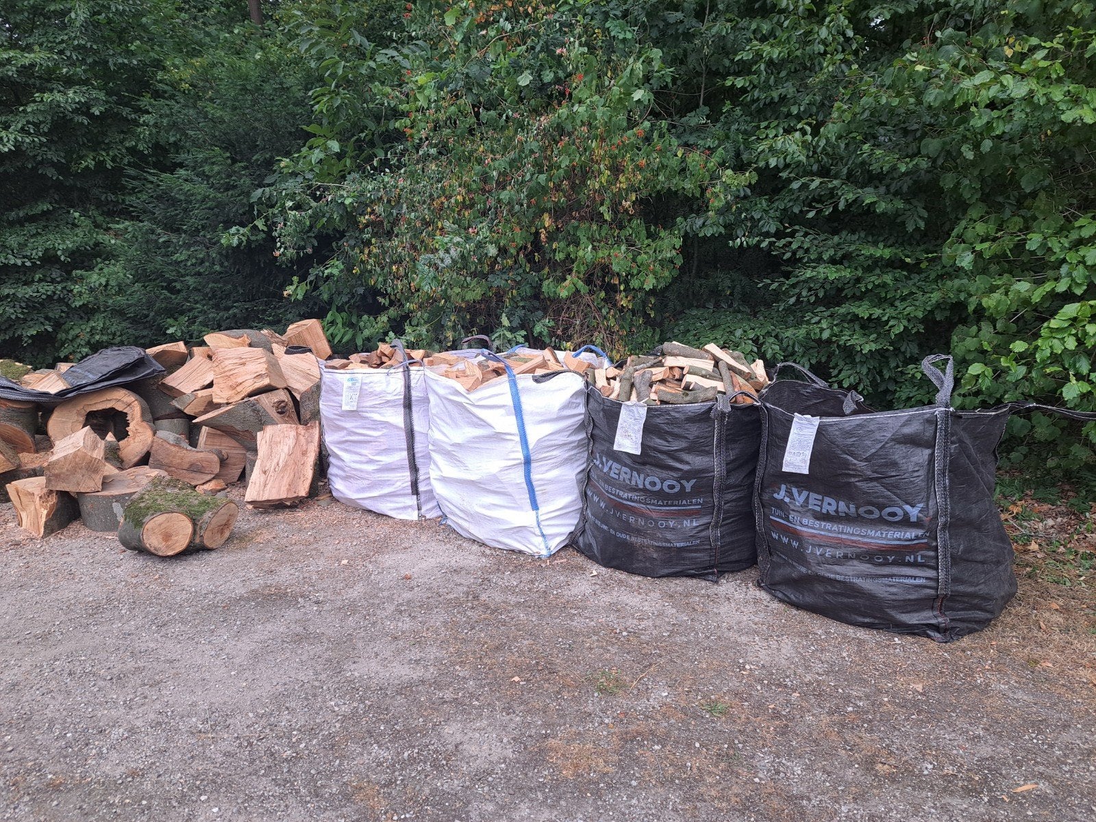 4 kuubzakken vers haardhout:  beuken & eiken, Tuin en Terras, 3 tot 6 m³, Ophalen, Beukenhout, Blokken