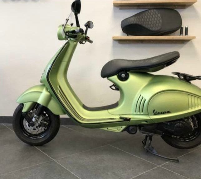 Vespa 946 - UNIEK mat groen, Ophalen, Overige modellen, Zo goed als nieuw, Benzine