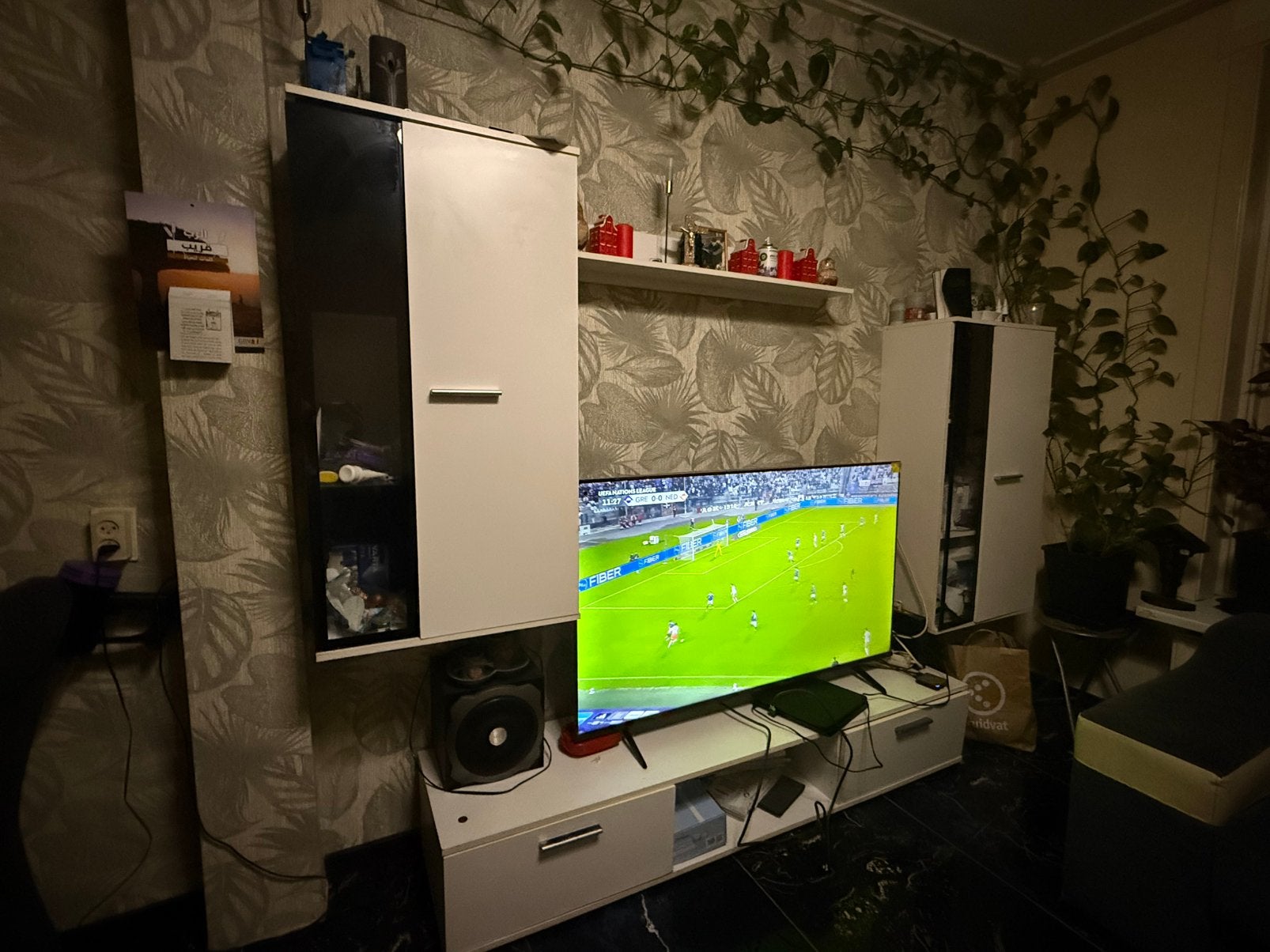 Woonkamer set wit en zwart tv tafel en smarte eettafel, Ophalen, 100 tot 150 cm, Zo goed als nieuw, Vijf personen of meer
