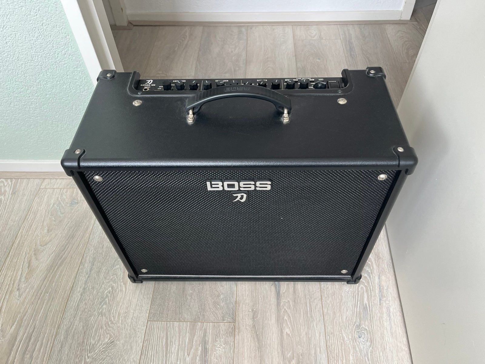 Boss Katana 100 incl USB B kabel, Muziek en Instrumenten, Versterkers | Bas en Gitaar, Ophalen of Verzenden, Zo goed als nieuw