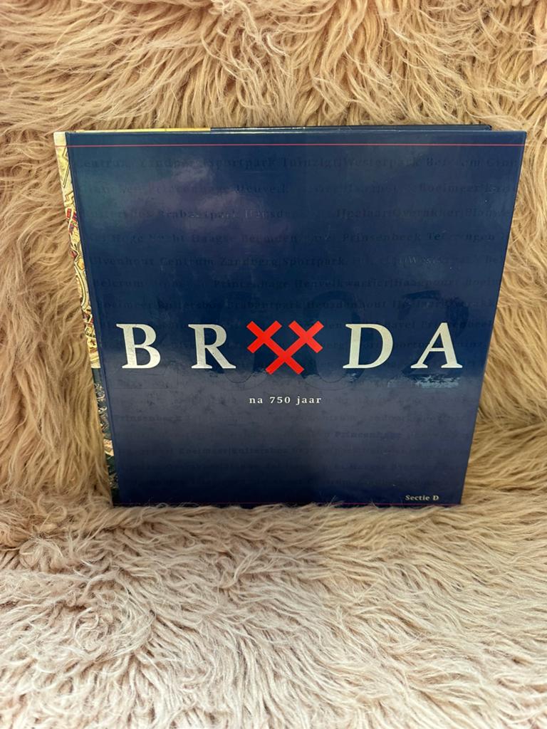 Breda na 750 jaar, Ophalen of Verzenden, Zo goed als nieuw