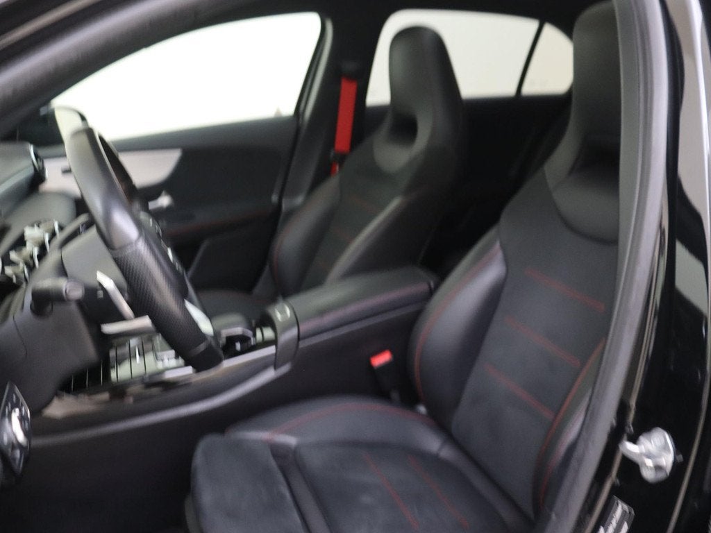 Mercedes-Benz A-klasse AMG 35 4MATIC Edition 1 /Night-pakket, Auto's, Mercedes-Benz, Automaat, 4 cilinders, Leder en Stof, Zwart