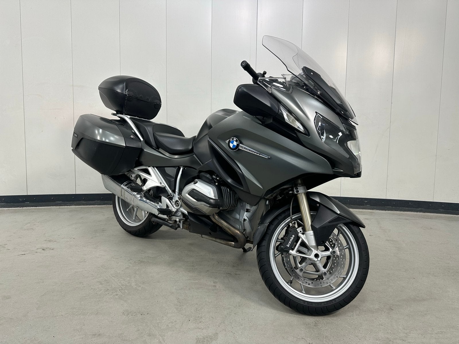 BMW R 1200 RT LC (2014) met topkoffer en nieuwe banden, 2 cilinders, Handvatverwarming, Motorrijbewijs A, Gebruikt