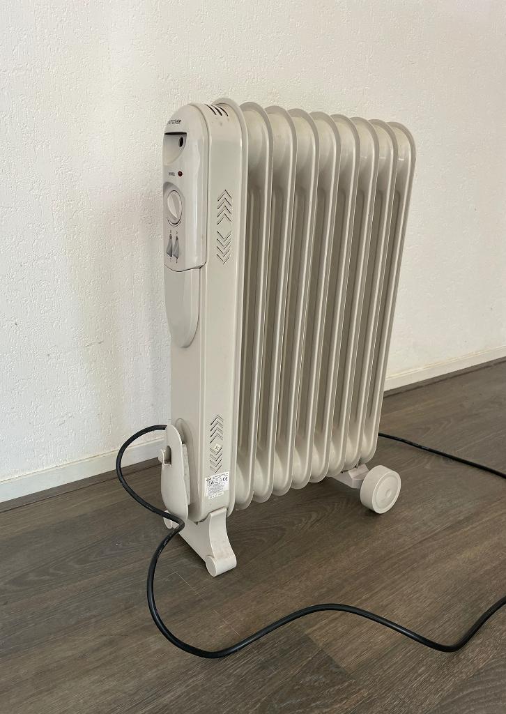 Elektrisch kacheltje/radiator *** merk: ELRO, Ophalen, 30 tot 80 cm, Gebruikt, Radiator