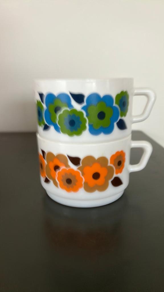 ARCOPAL LOTUS 2 kopjes, Huis en Inrichting, Keuken | Servies, Ophalen of Verzenden, Overige stijlen, Kop(pen) en/of Schotel(s)