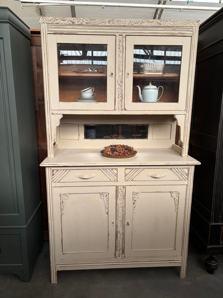 Brocante buffetkast, Huis en Inrichting, Kasten | Buffetkasten, Ophalen, Studio Larilo, Studiolarilo@gmail.com, Zo goed als nieuw