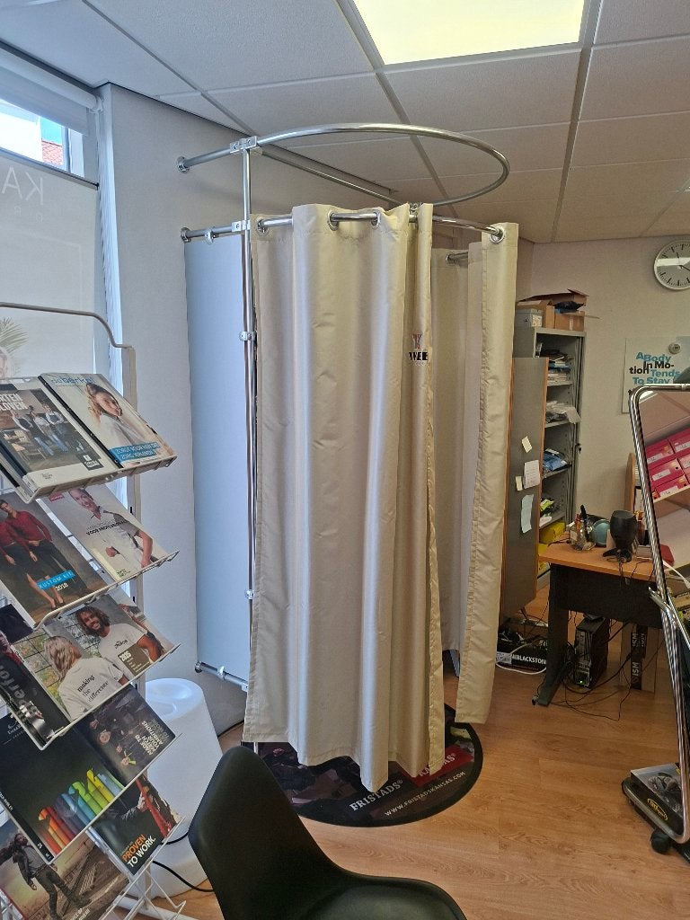 Kleedhok paskamer, Ophalen, Zo goed als nieuw