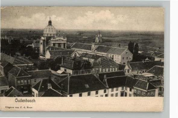 Oudenbosch  Panorama met basiliek uitg C. de Roos st 1907