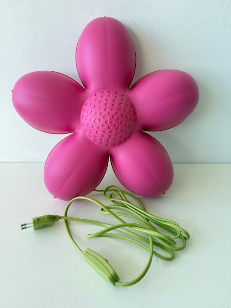 Lamp, wandlamp bloem fuchsia roze / Smila Blomma / IKEA, Ophalen of Verzenden, Zo goed als nieuw, Ophangbaar, Roze