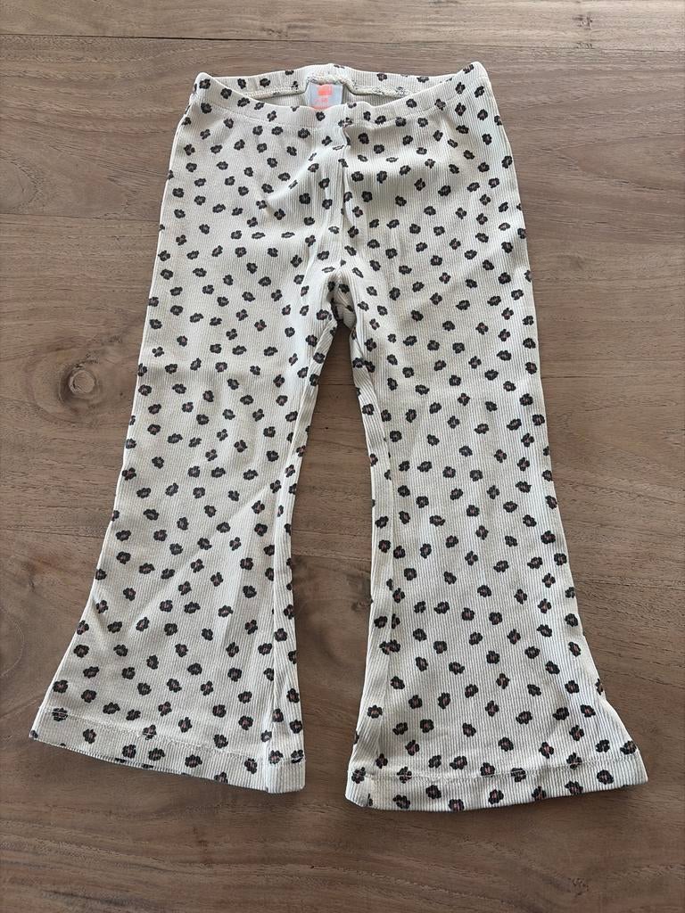 Leuke geribbelde flared broek met panterprint, Ophalen of Verzenden, Zo goed als nieuw, Meisje, Broek