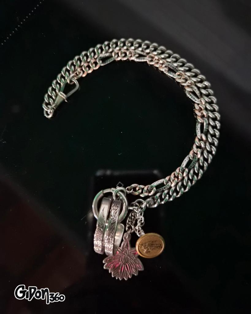 Antique Victorian silver niello chain w/Burberry button, Antiek en Kunst, Antiek | Goud en Zilver, Goud, Zilver, Verzenden