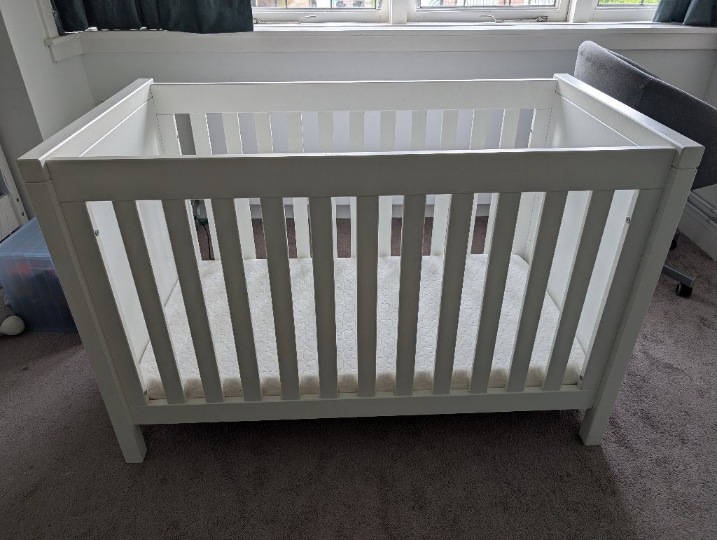 Witte babykamer set: Ledikant, Commode en Kledingkast, Kinderen en Baby's, Kinderkamer | Commodes en Kasten, Ophalen, Gebruikt