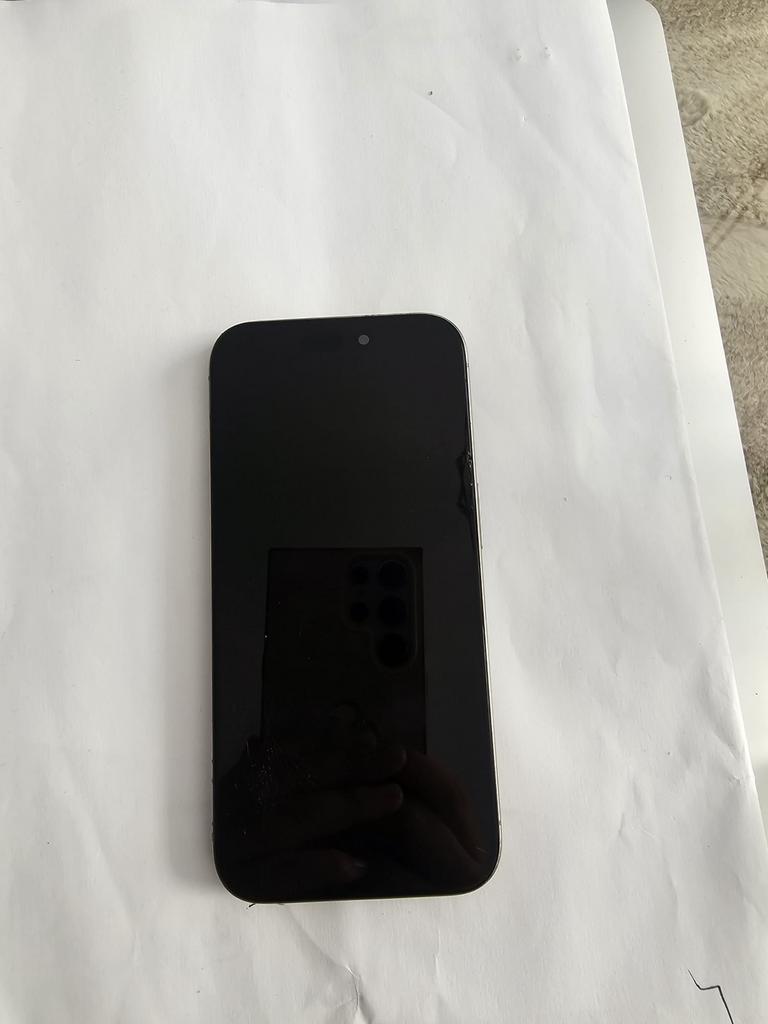 iPhone 15 Pro– Scherm gemaakt + Doosje, Telecommunicatie, Mobiele telefoons | Apple iPhone, Zo goed als nieuw, 128 GB, iPhone 15 Pro