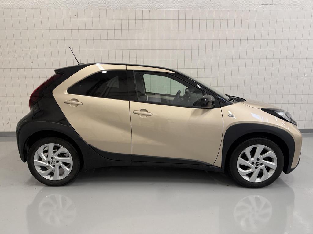 Toyota Aygo X 1.0 VVT-i MT Pulse Carplay / Stoelverwarming /, 12 maanden, Stof, Gebruikt, 4 stoelen